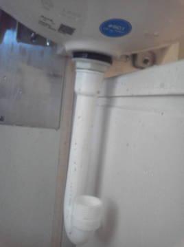 手洗い器 排水間の取り替え　排水管をを取付