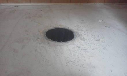 セパレートタイプにするためにトイレの新設　床排水管を床面で切り取り