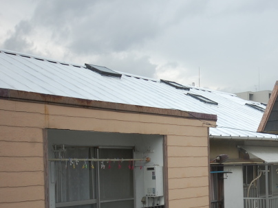 ロフト付賃貸の屋根には遮熱塗料を塗っています